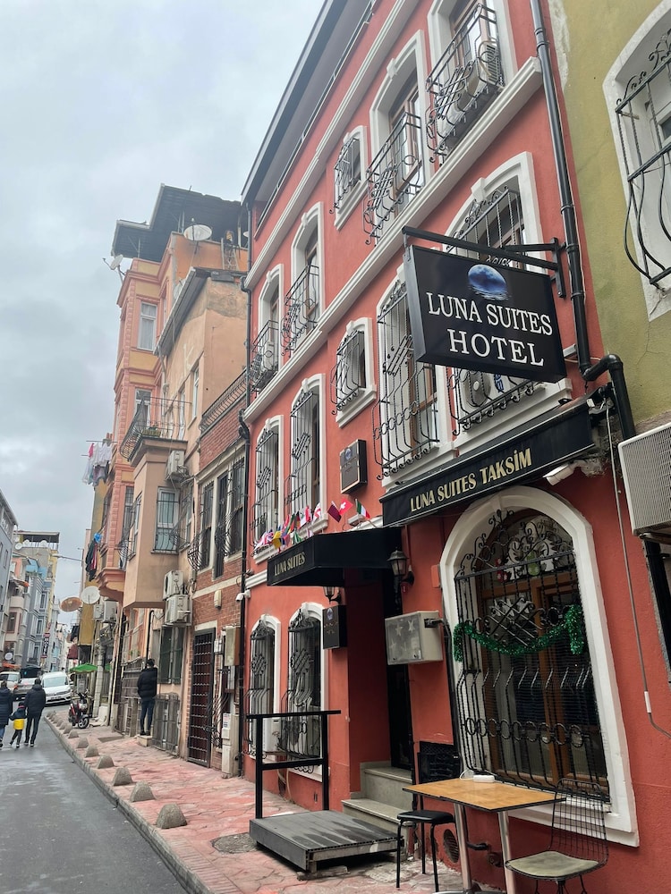 Luna Suites Taksim 1/34