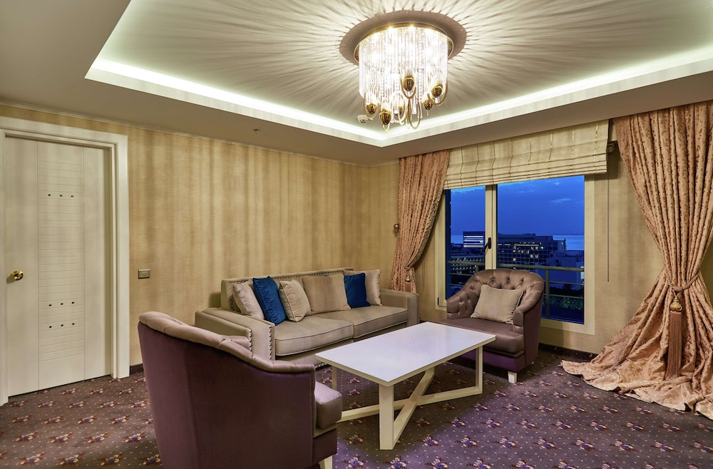 Doubletree By Hilton Hotel Izmir Alsancak 37/58