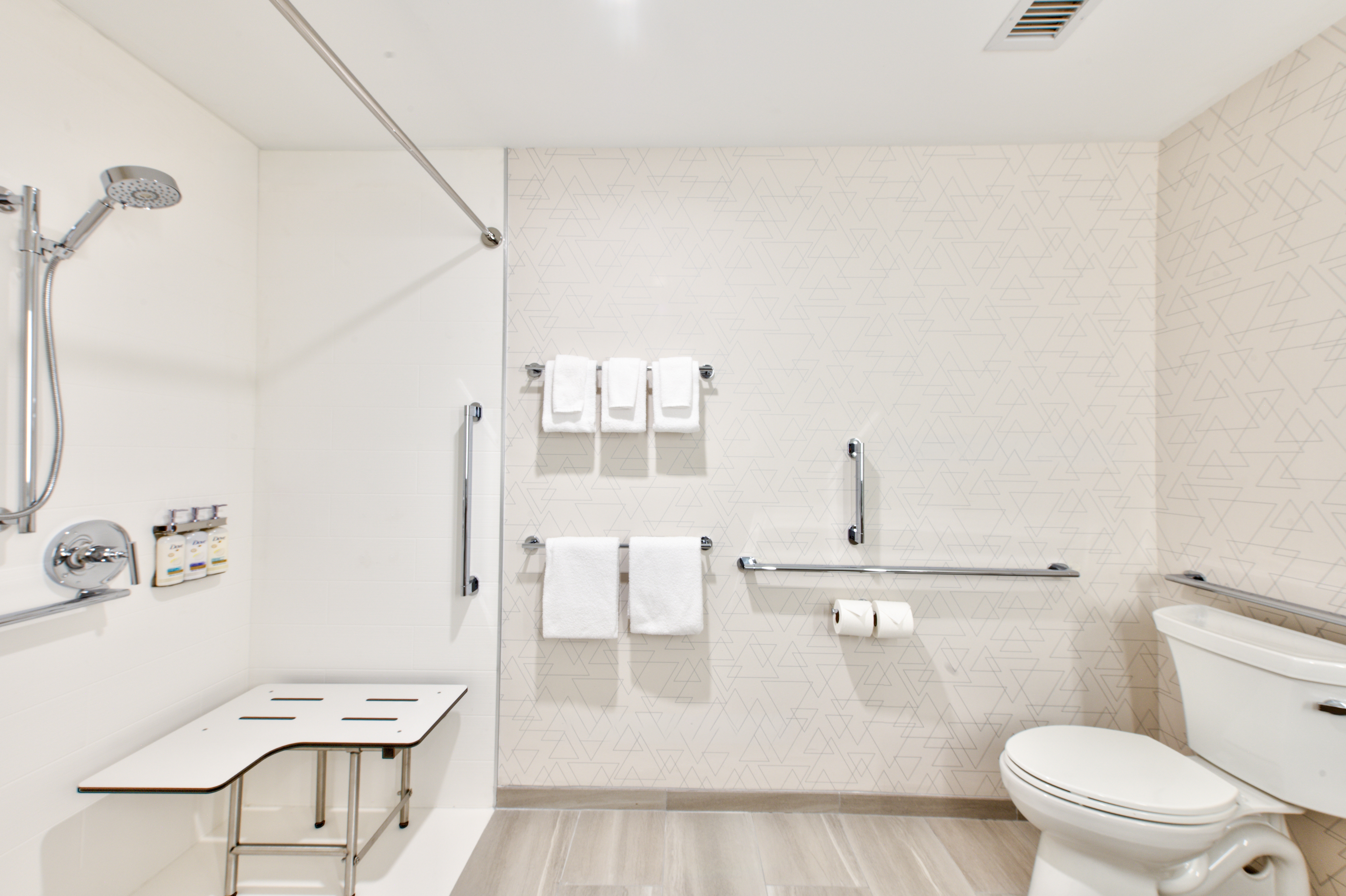 Holiday Inn Express & Suites Miami Intl Airport - 36th St 48/50