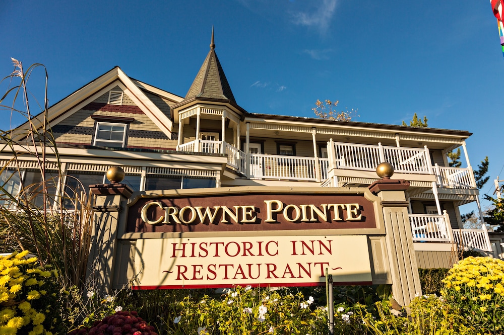 Crowne Pointe Historic Inn Spa 1/75
