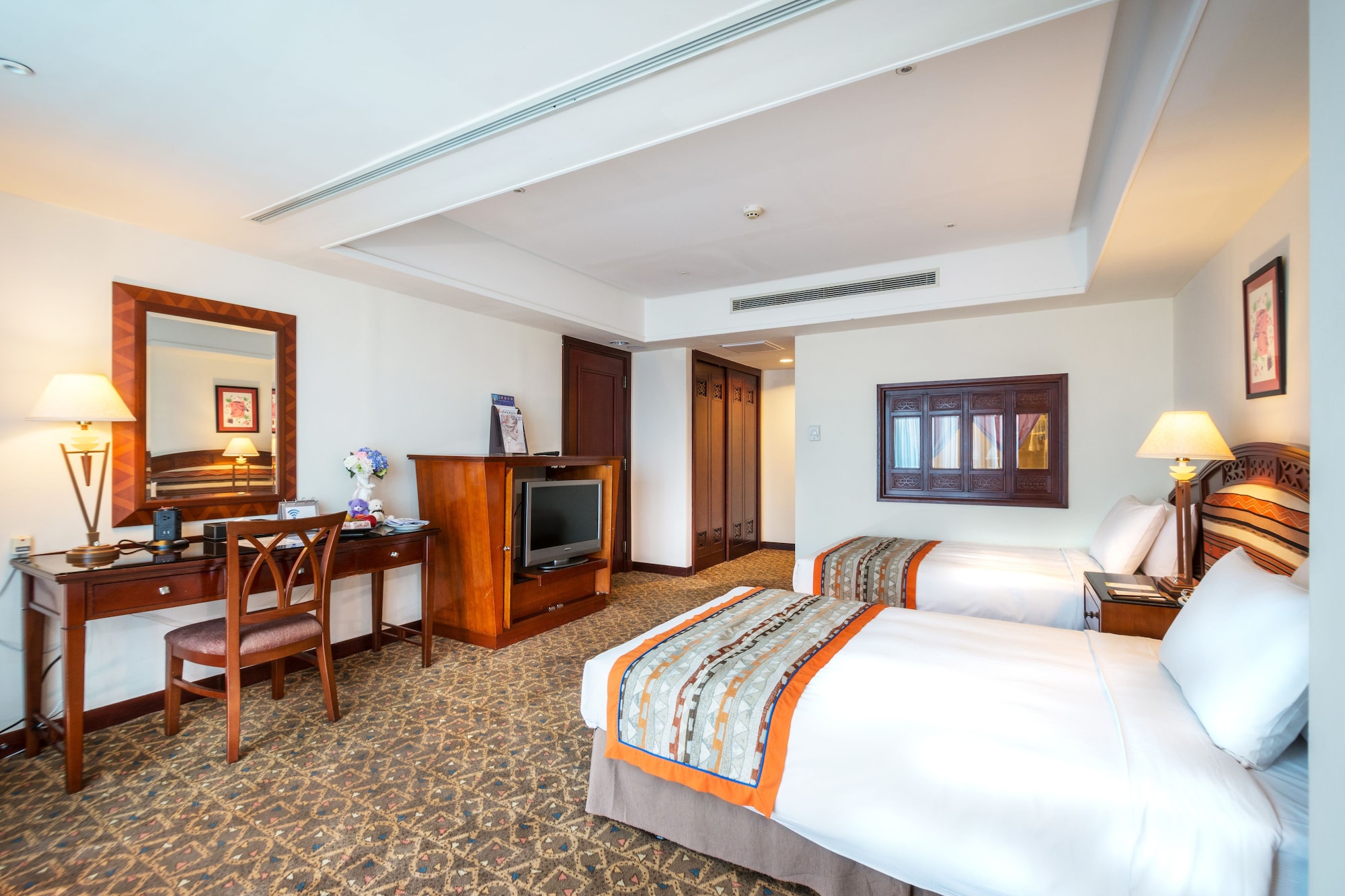 2 BEDROOMS, ELITE, CONNECTING, QUADRUPLE, CITY VIEW