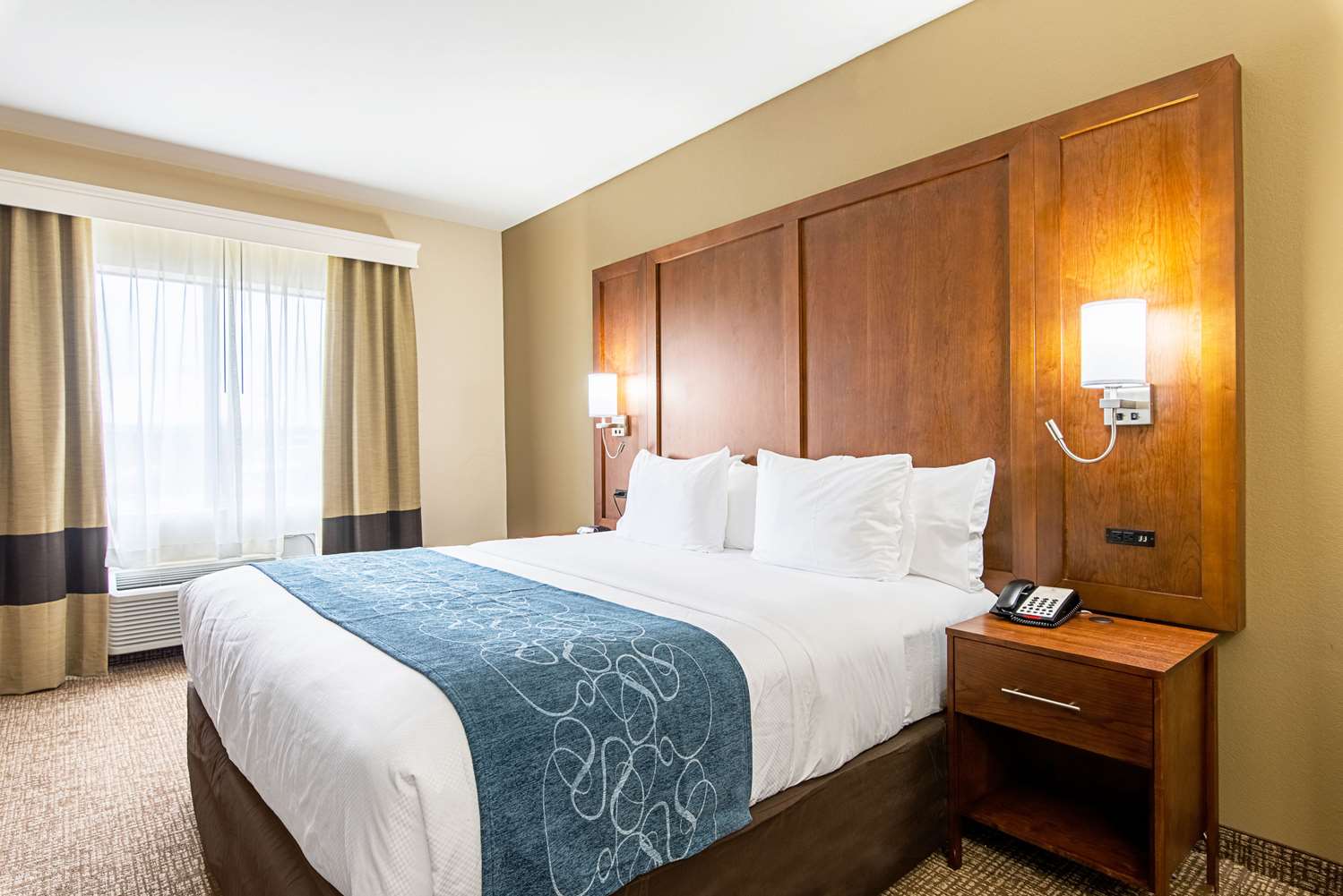 Suite, King Bed