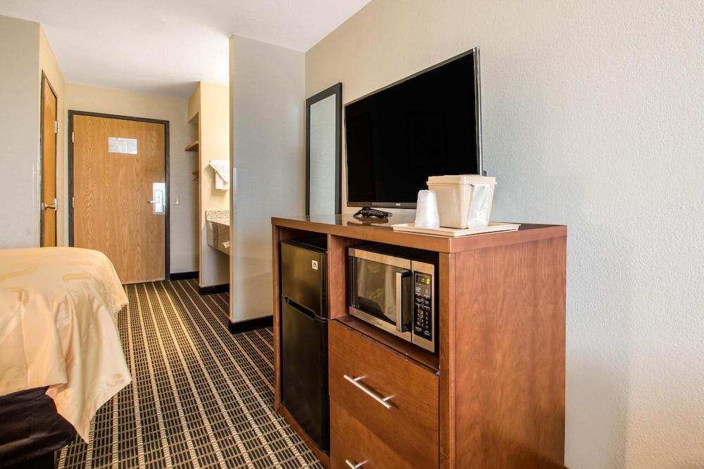 Sleep Inn & Suites Madison West 4/31
