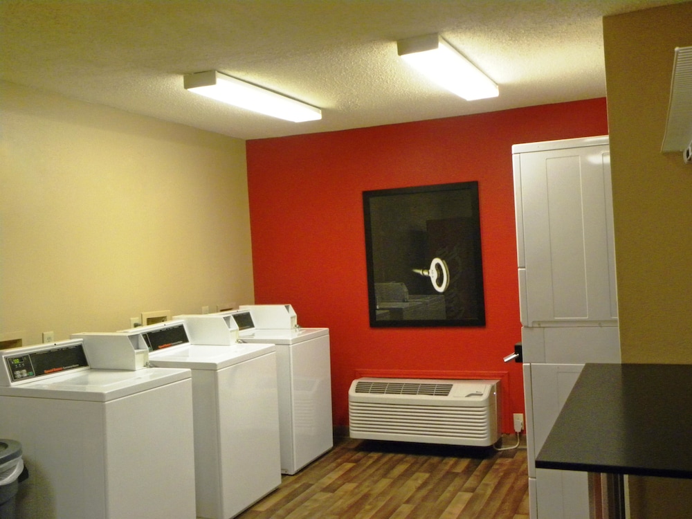 Suburban Studios Houston North I-45 5/40