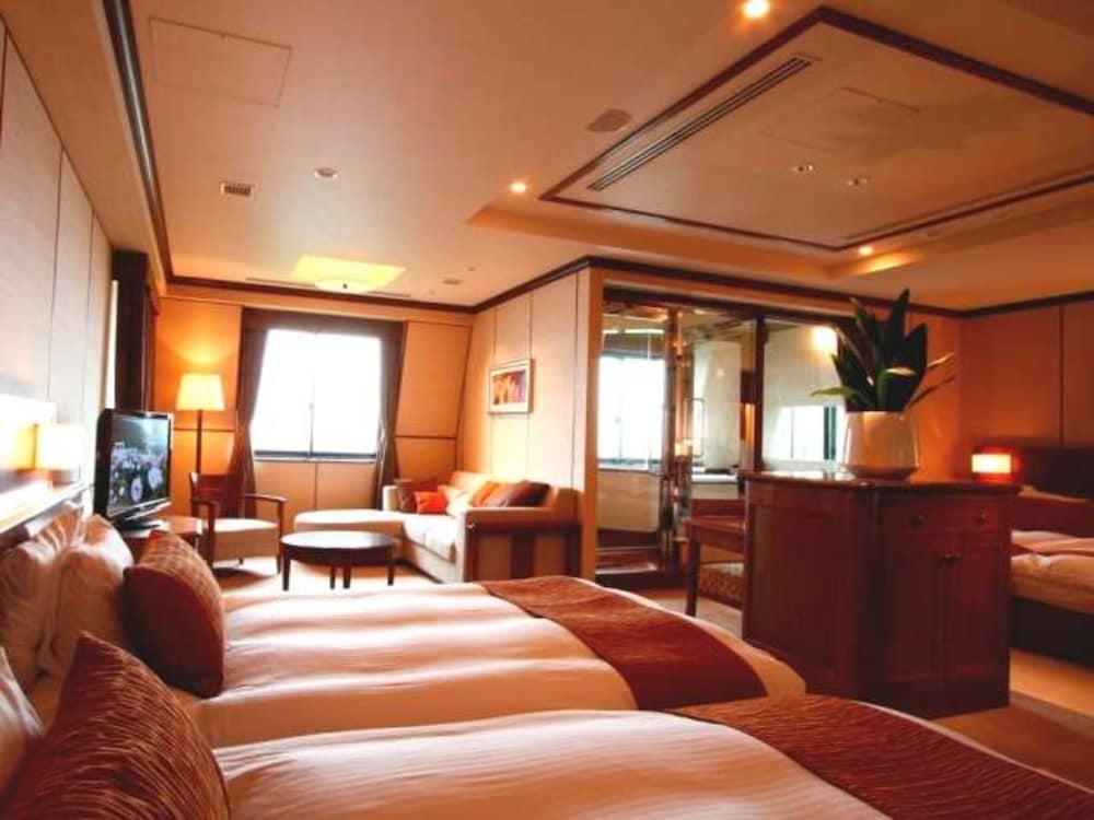 Hotel de Yama, Hakone Lakeside 4/66