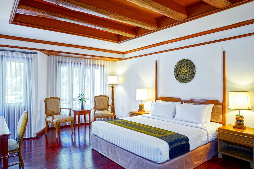 Premier Suite River  View