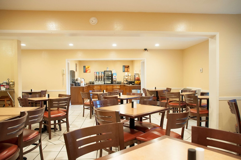 Best Western Village Inn Fresno 33/39