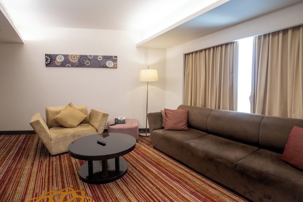 Novotel Pune Nagar Road 52/71