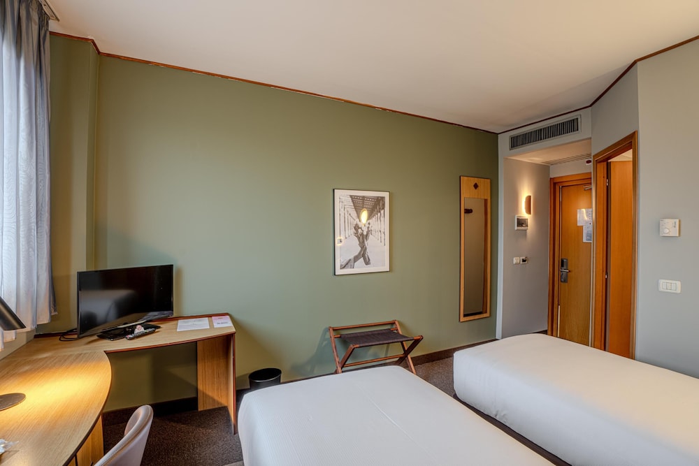 Tulip Inn Torino Sud 16/48