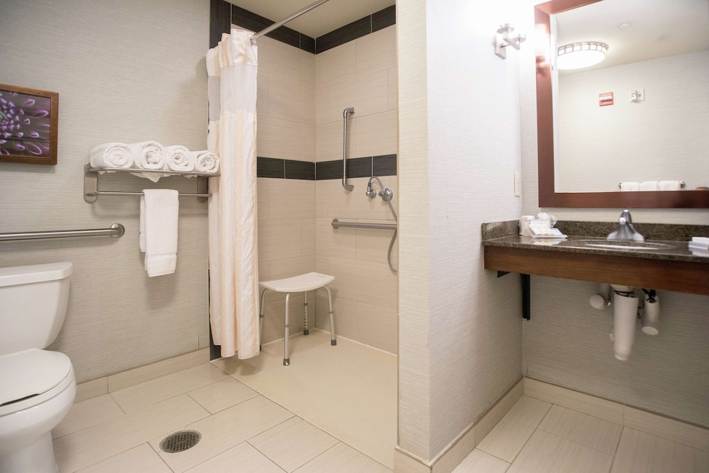 Hilton Garden Inn Covington Mandeville 12/45