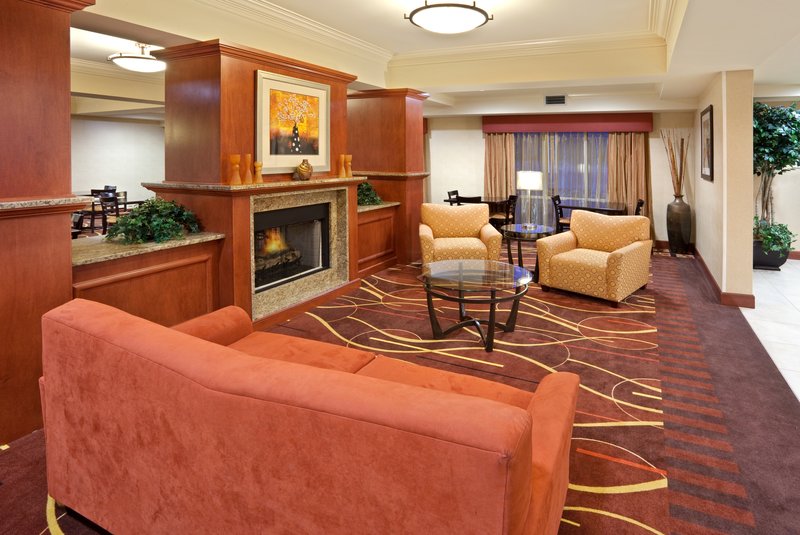 Holiday Inn Express Hotel Suites Sumner 16/28