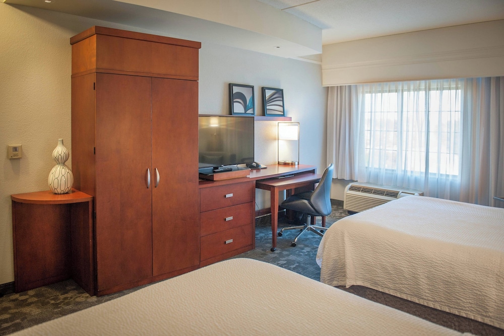 ROOM, 2 QUEEN BEDS, ACCESSIBLE