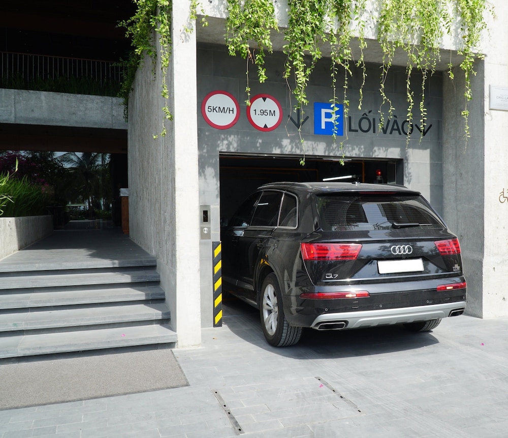Chicland Da Nang Beach Hotel 63/72