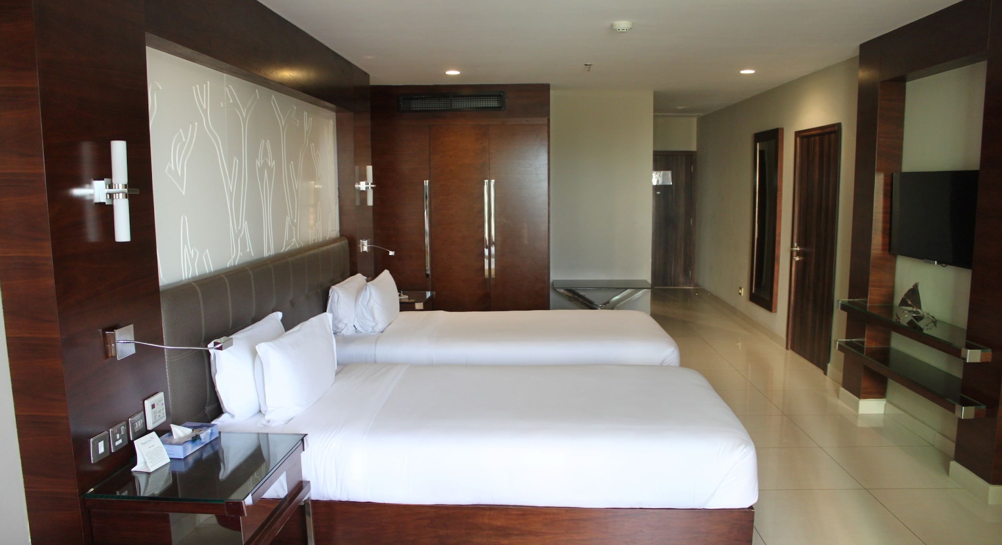 1 BEDROOM, DELUXE, TWIN BEDS, CITY VIEW, BALCONY