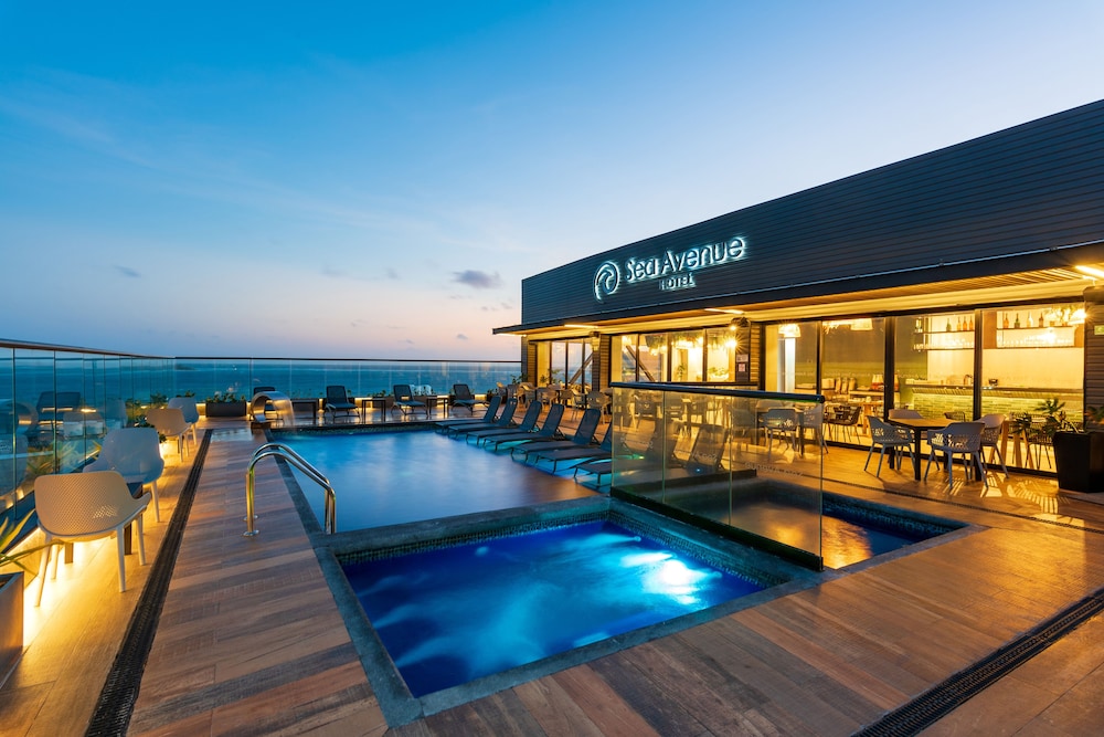 Sea Avenue Hotel 30/47