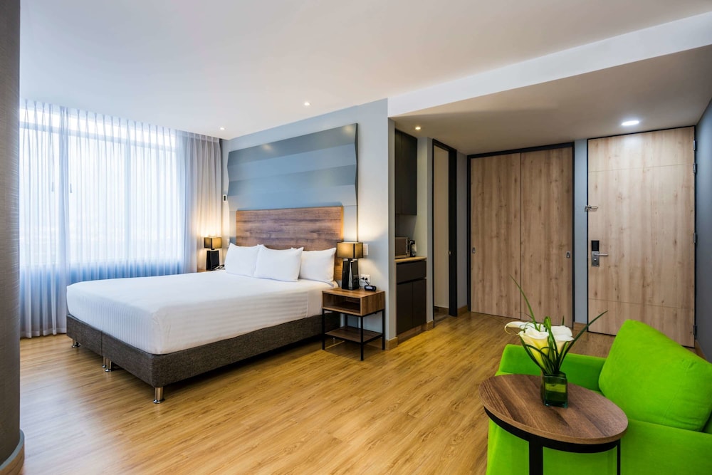 La Quinta by Wyndham Medellin 17/64