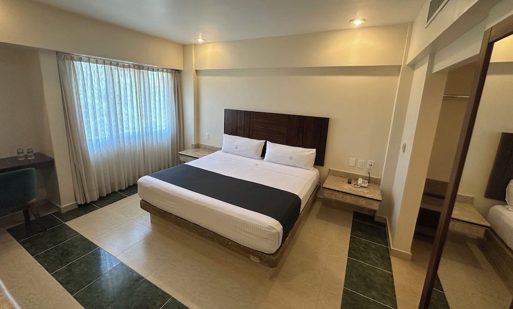 Real Del Sol Hotel 12/50