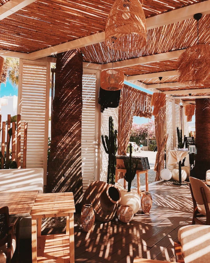 Yalinn Hotel 6/50