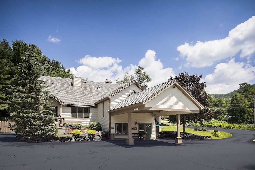 Best Western Inn & Suites Rutland-Killington 4/48