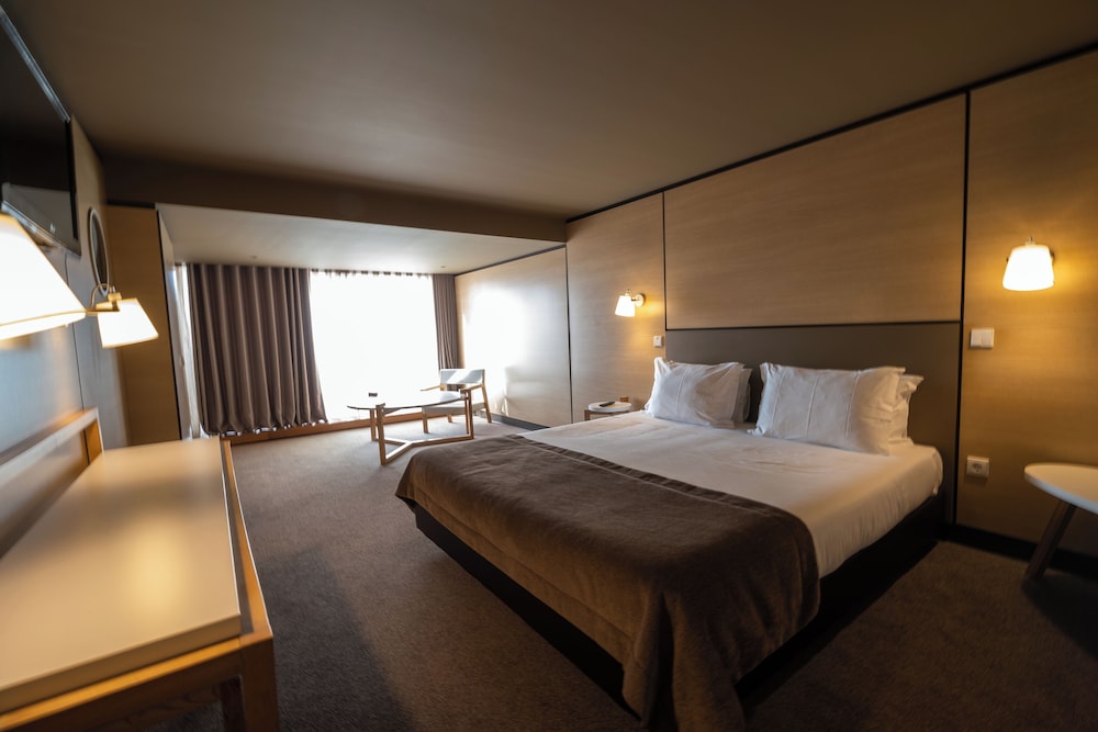 Master, Suite, 1 Double and 1 Single Bed, Sea View