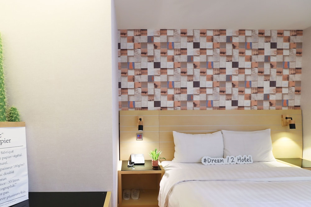 Dream 12 Hotel 26/71
