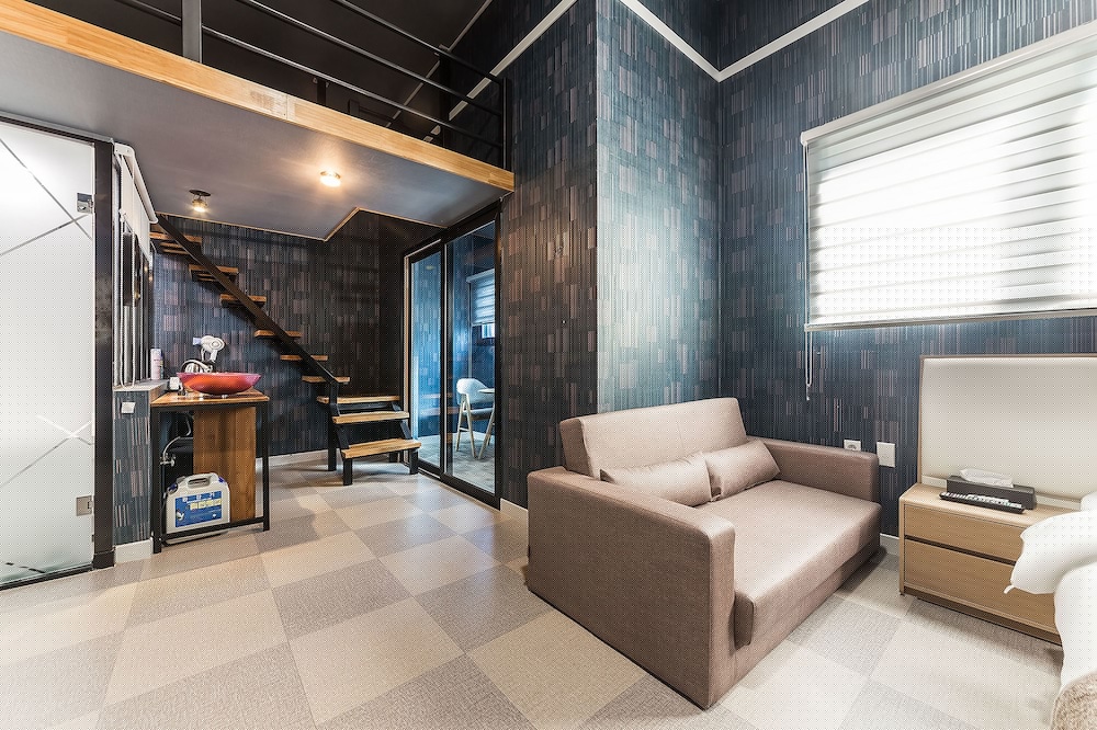 Malu Hotel 48/72