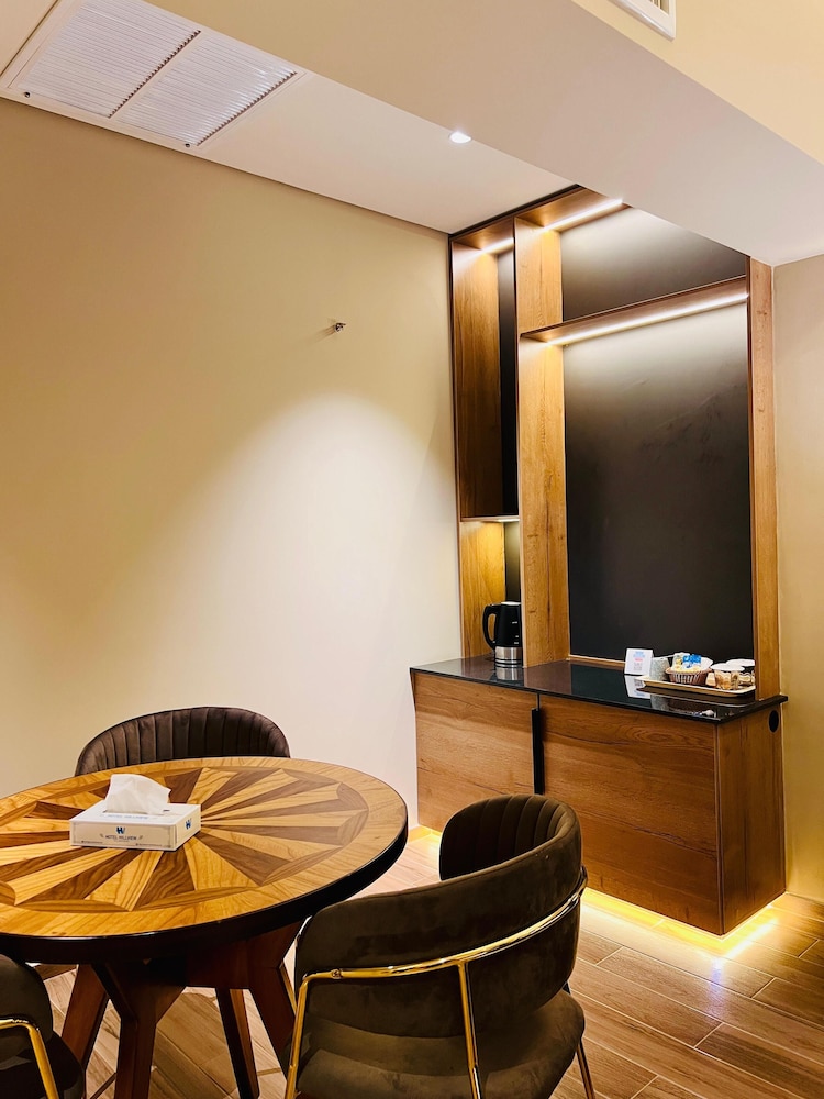 Hotel Hillview 11/50
