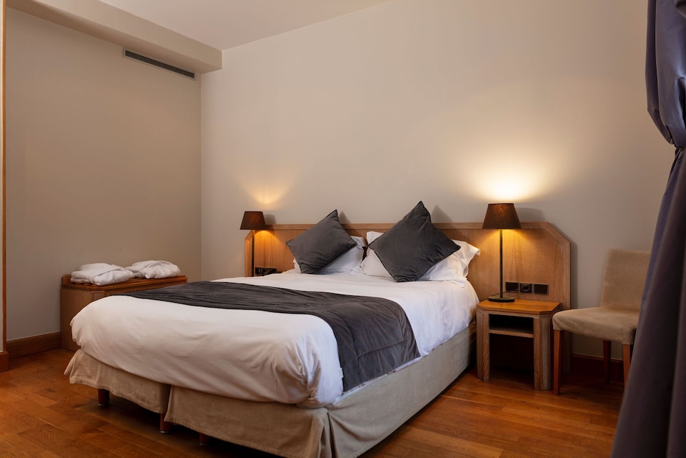 Relais Du Silence Le Grand Hotel D Uriage 9/36