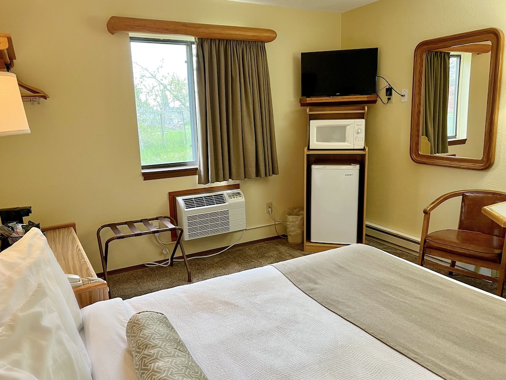 Beartooth Hideaway Inn and Cabins 27/56