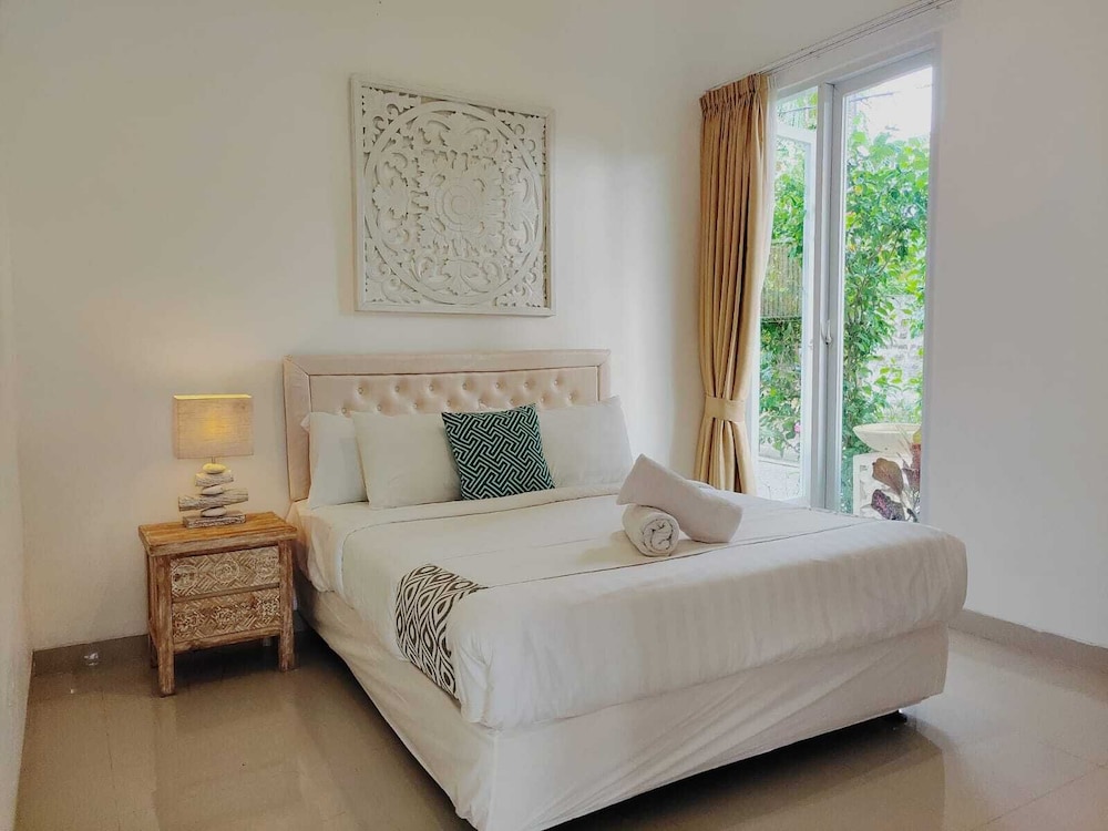 Villa Putih Berawa 18/50