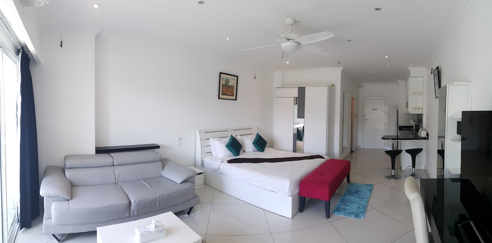Vtsix Condo Rentals at View Talay 6 Pattaya 23/71