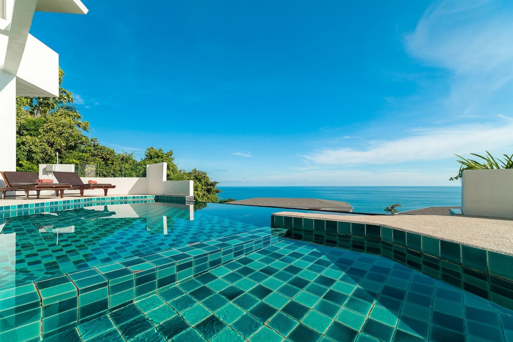 Tropical Sea View Villa 12/14