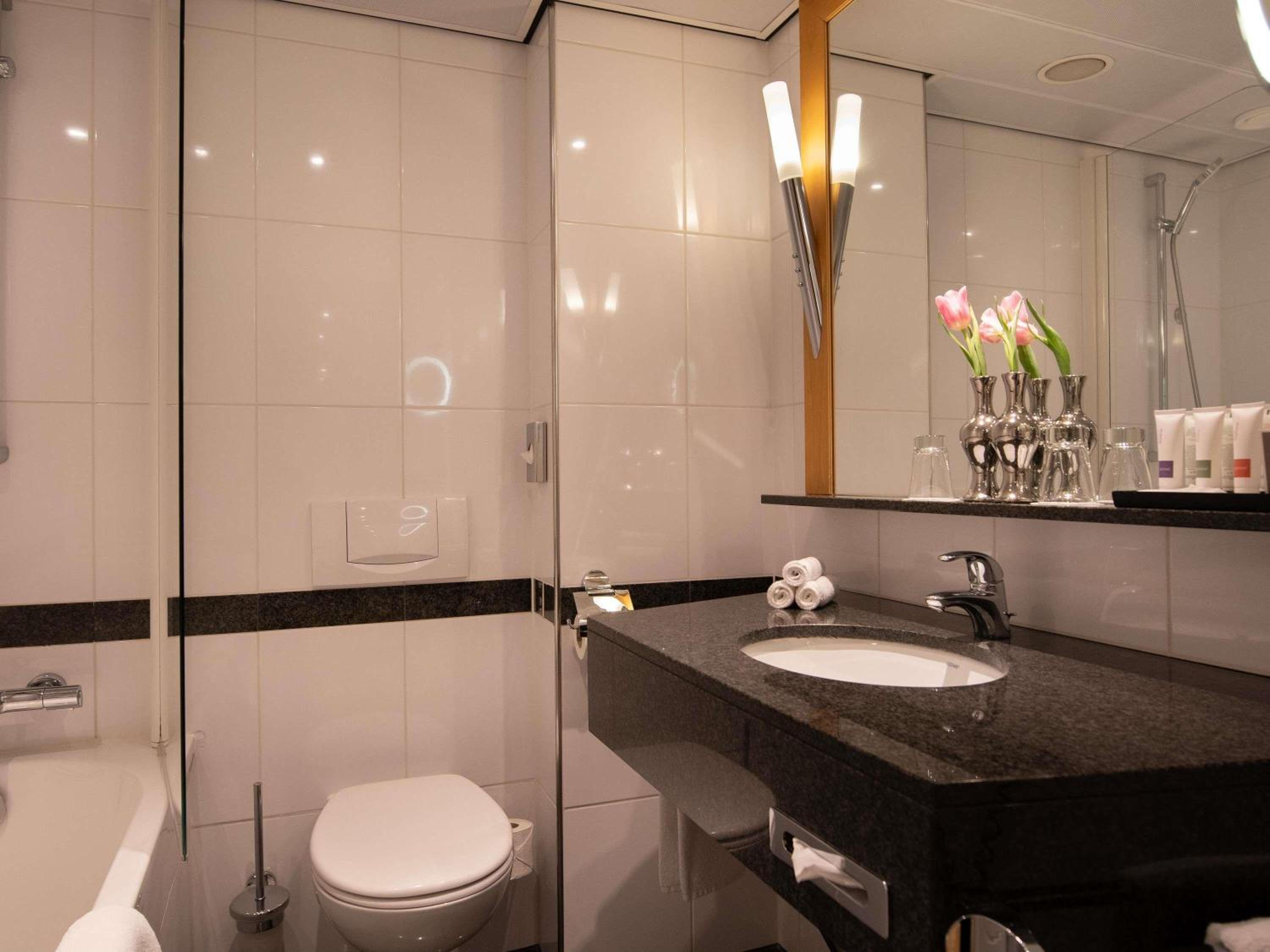 غرفة كلاسيكية بسرير كوين، Swissotel Amsterdam 4/5