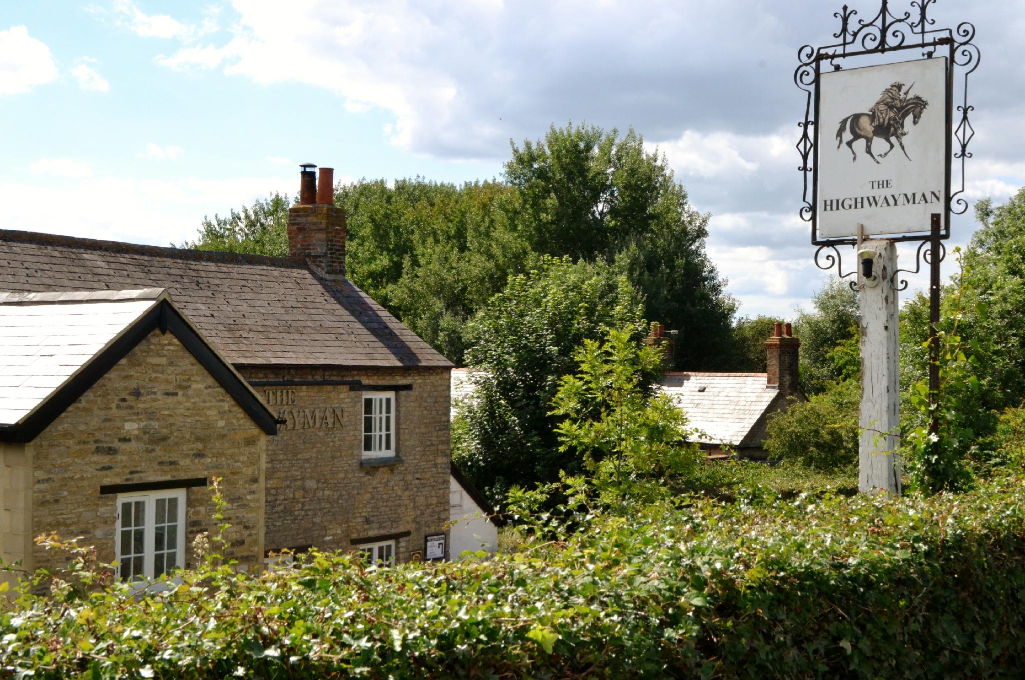 The Highwayman Hotel 24/26