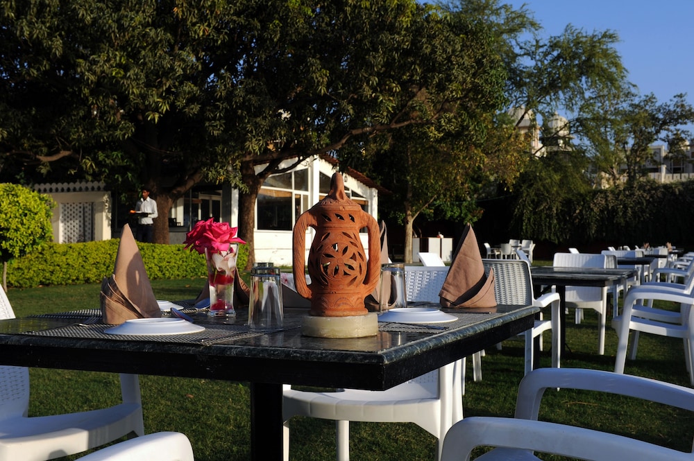 HOTEL SHREE VILAS 25/26