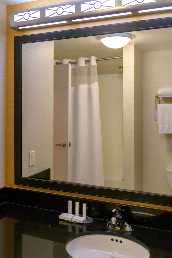 Fairfield Inn Suites Kennett Square Brandywine Valley 27/29
