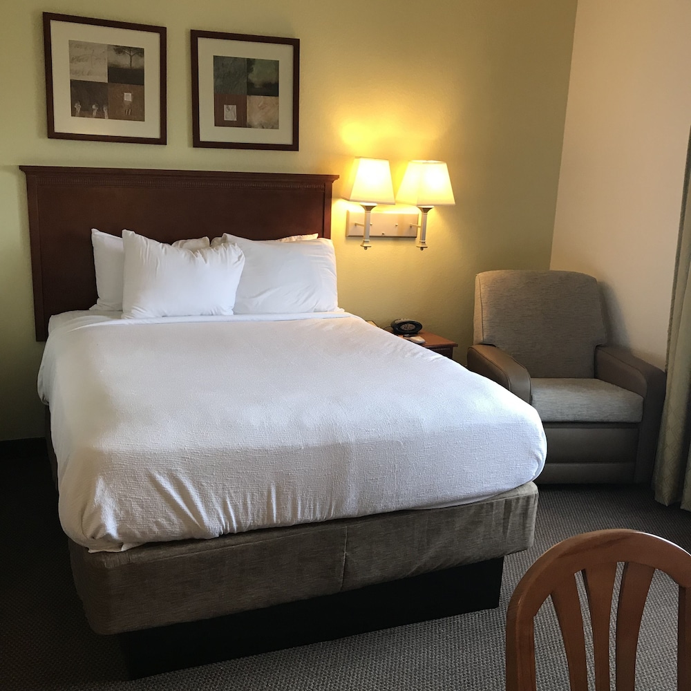 Candlewood Suites Vicksburg 17/72