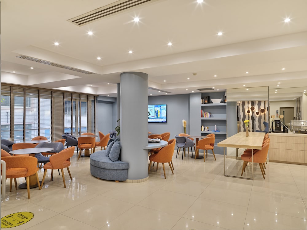 Phidias Piraeus Hotel 49/64
