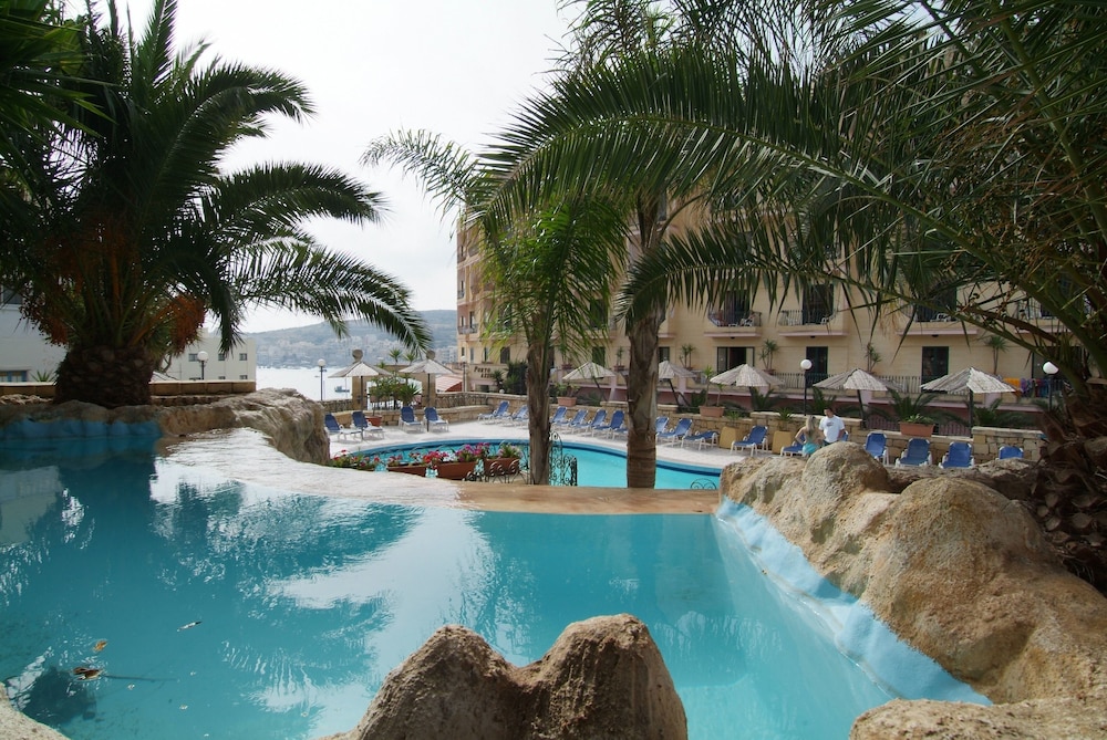 Xemxija Bay Hotel (ex Porto Azzurro) 63/66