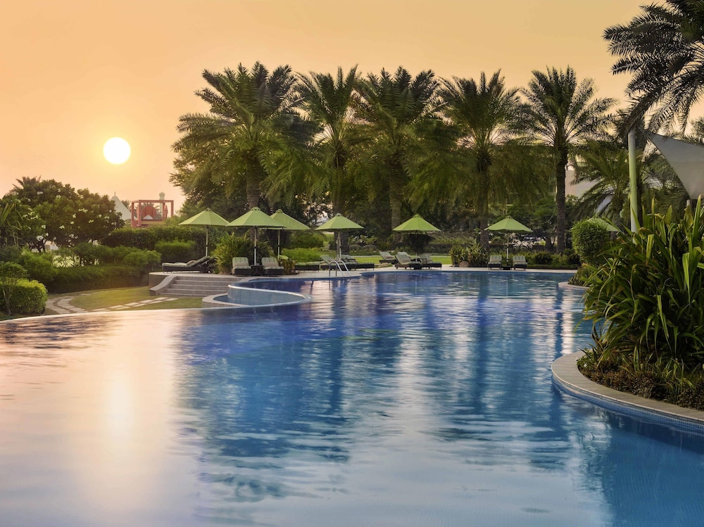 MOVENPICK HOTEL BAHRAIN 70/72