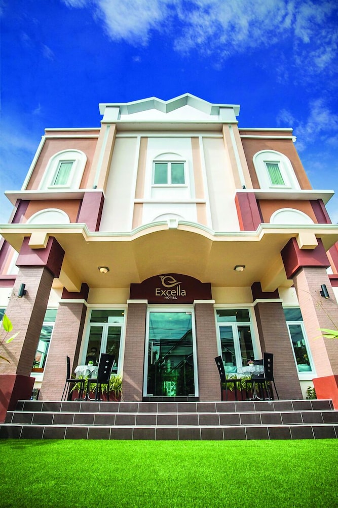 Excella Hotel 3/52