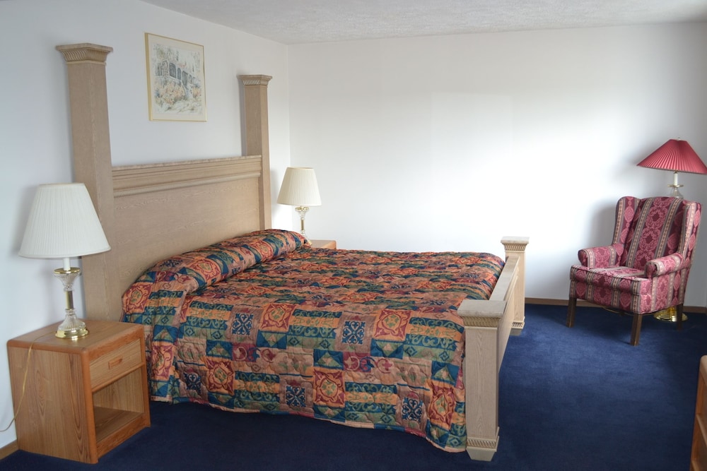 Sky Lodge Inn Suites 13/34