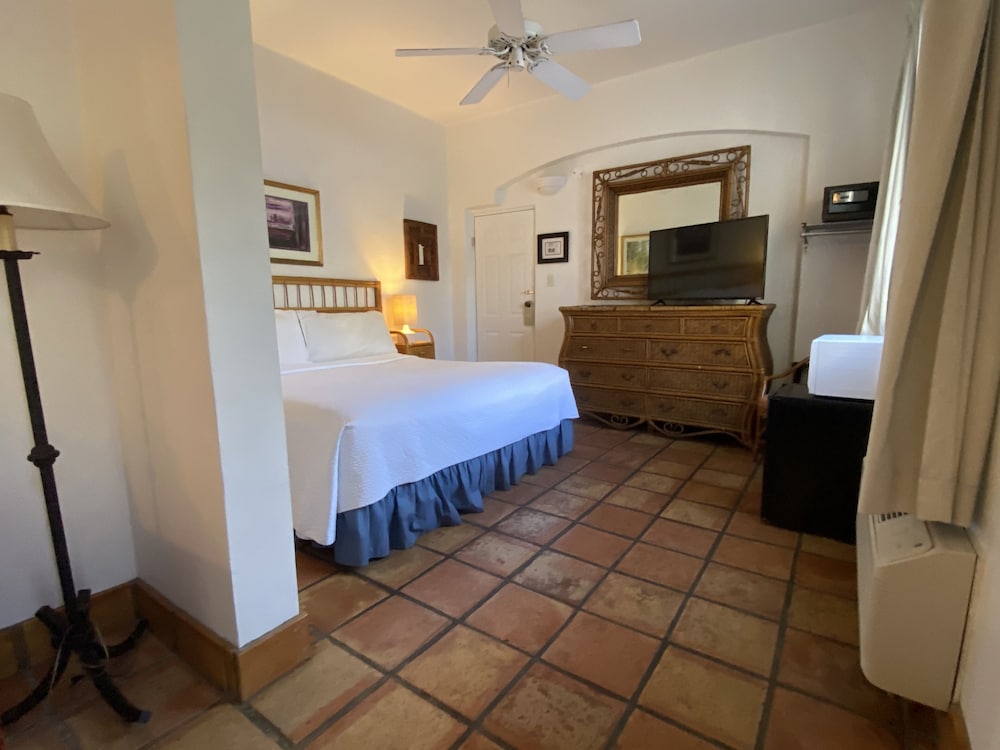 At Wind Chimes Boutique Hotel 28/77