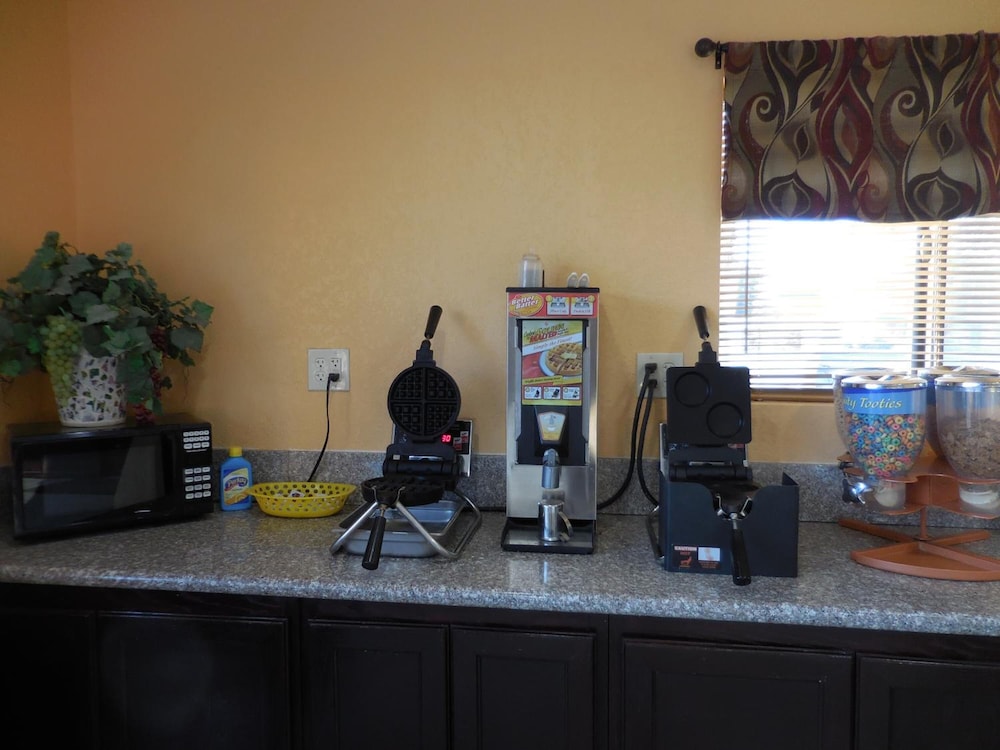 Best Economy Inn n Suites 46/67