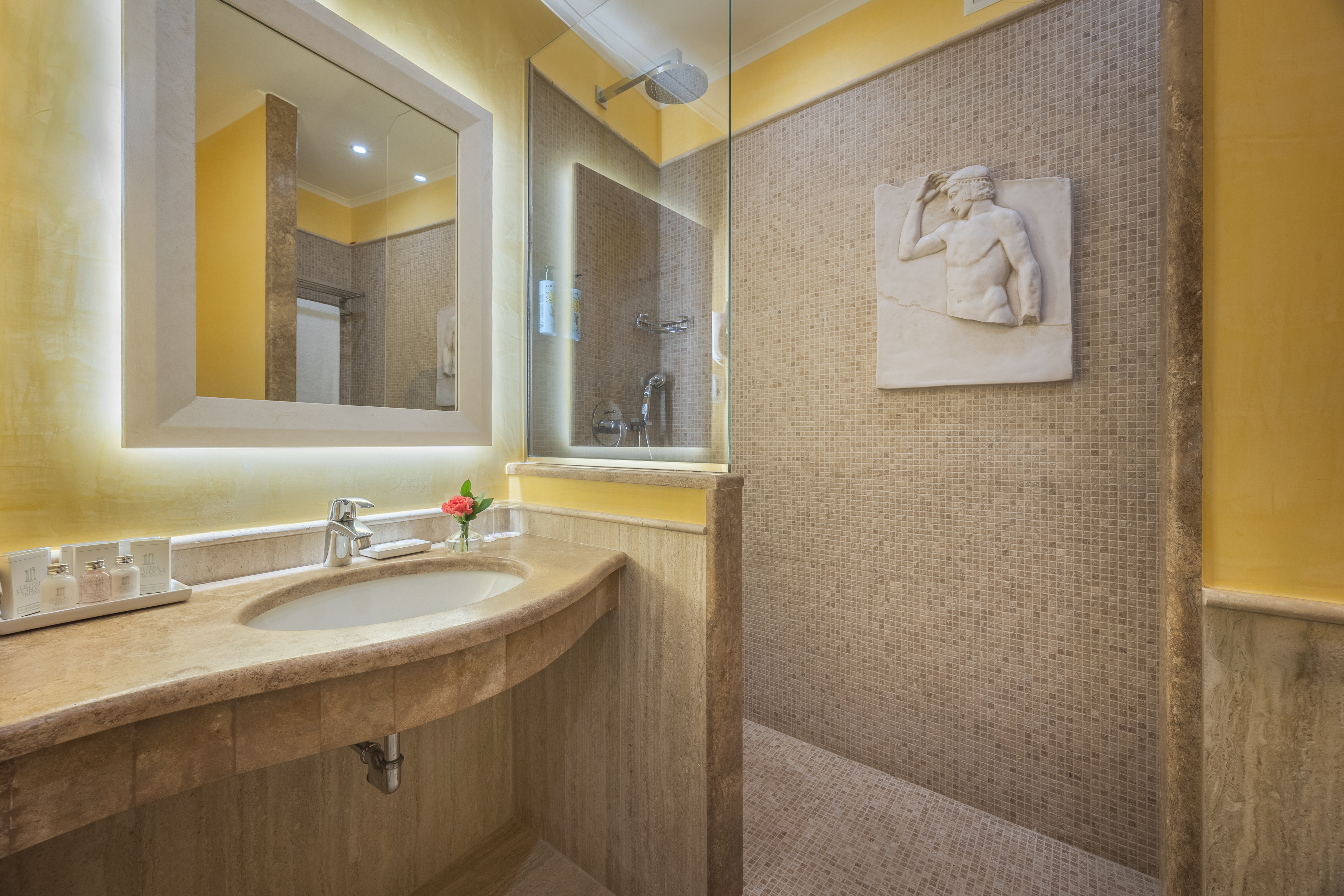 غرفة سوبيريور بسرير مزدوج بإطلالة، Forum Hotel Rome 6/7
