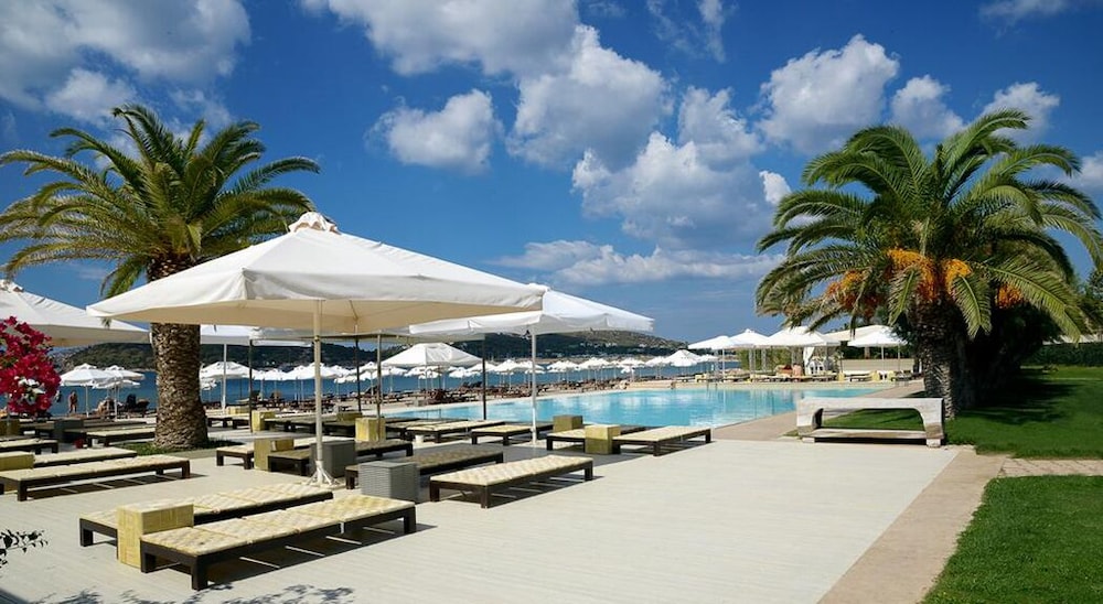 Plaza Resort Hotel 2/74