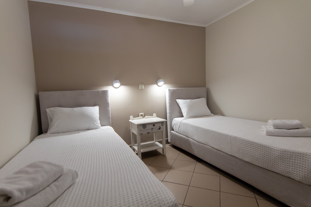 2 BEDROOMS, STUDIO, SEA VIEW