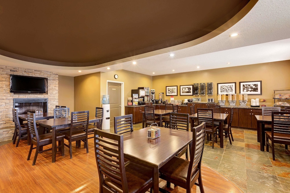Ramada Cold Lake 26/32