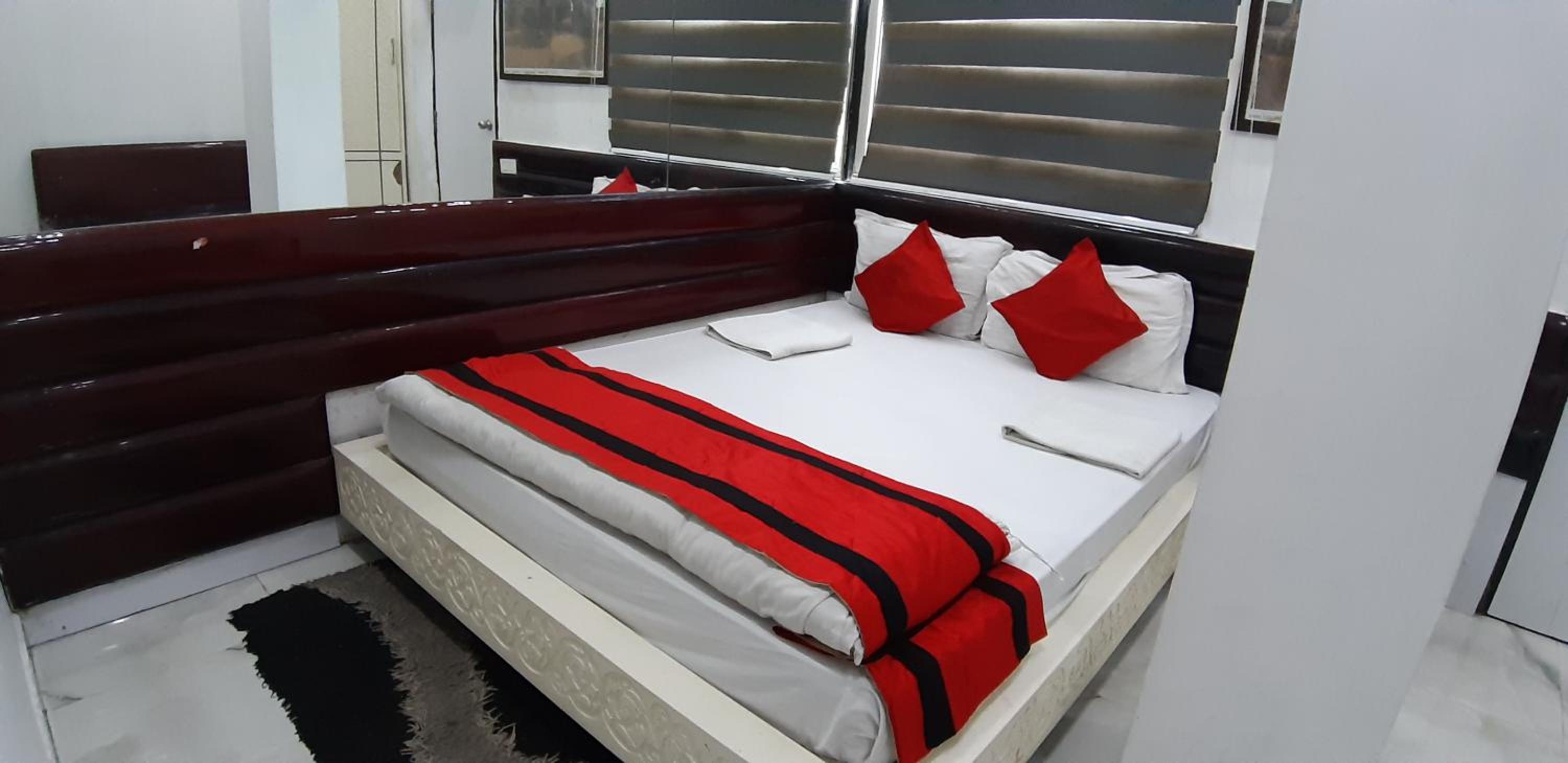 Oyo Rooms Ruby Hospital Junction 7/17