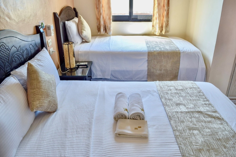 Hotel & Suites Bucaneros, Isla Mujeres 26/48